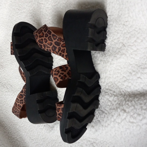 Steve Madden Haidar Block Platform Heels Sandals Size 8 Cheetah Print Y2K - Picture 7 of 9